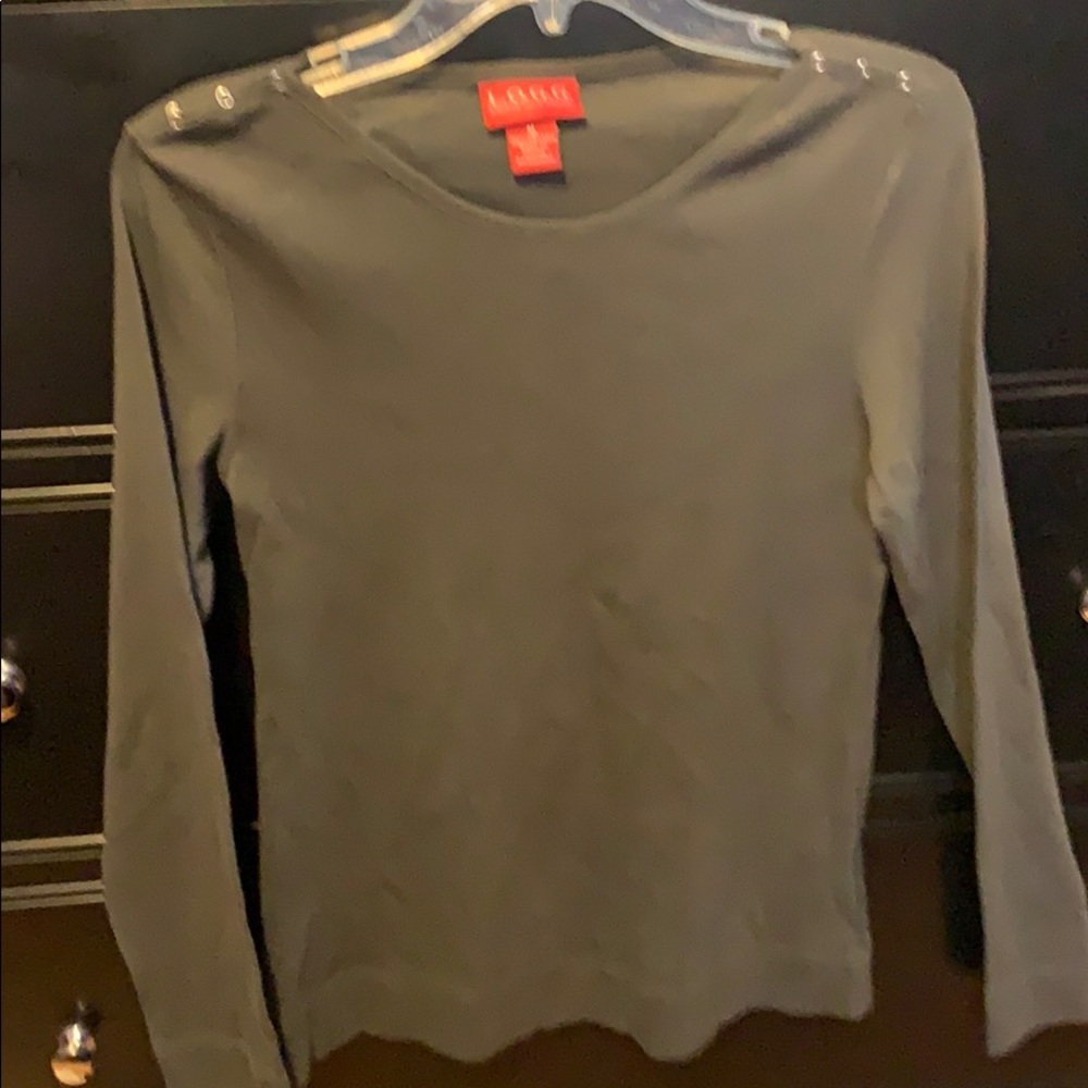 Grey long sleeve tshirt